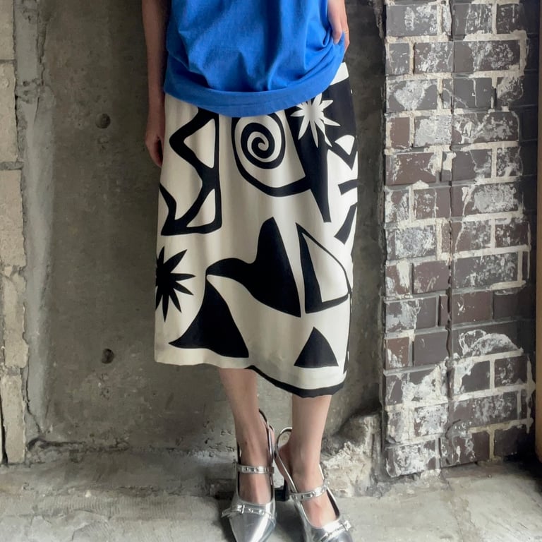 graphic print silk middle skirt