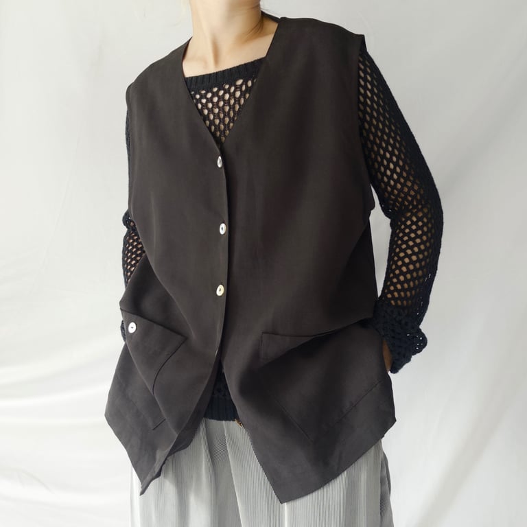 pocket design vest