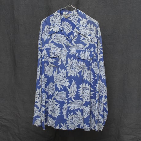 ~50's Loop collar rayon L/S Hawaiian Shirt "Made in CALIFORNIA"