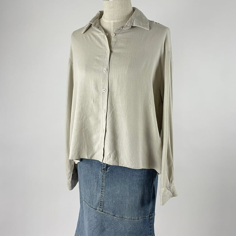 リネンシャツ（Cropped linen shirt）