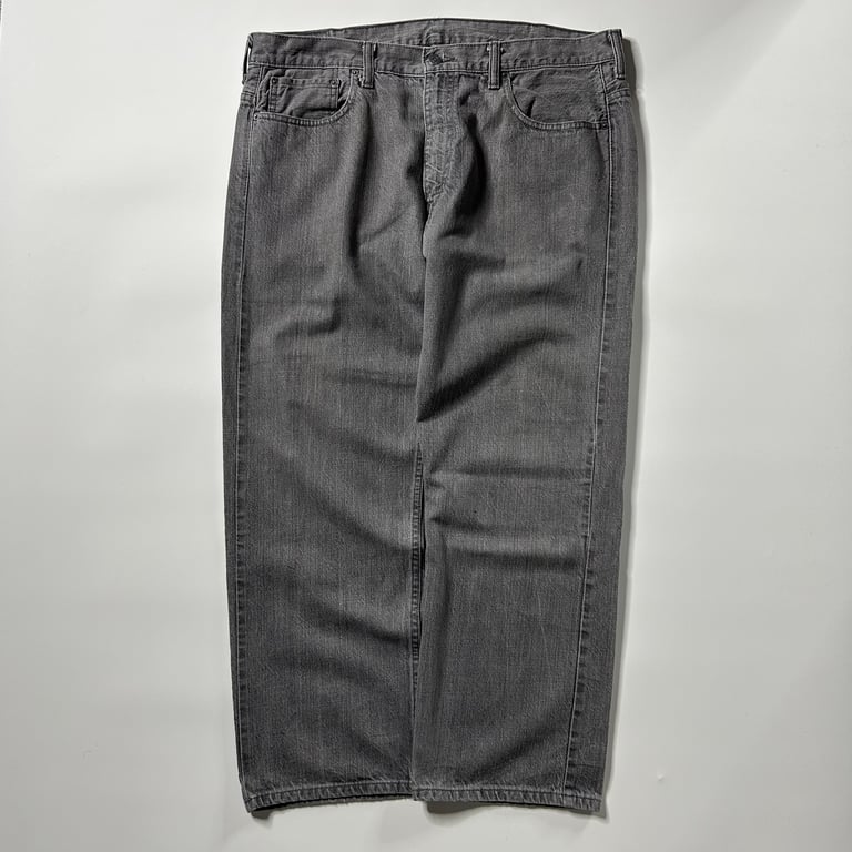 リーバイス デニムパンツ（Levi’s 569 straight silhouette yarn dyed black denim pants）