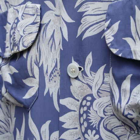 ~50's Loop collar rayon L/S Hawaiian Shirt "Made in CALIFORNIA"
