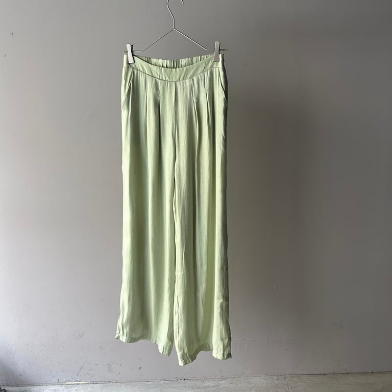 ワイドパンツ（wide flare easy pants）