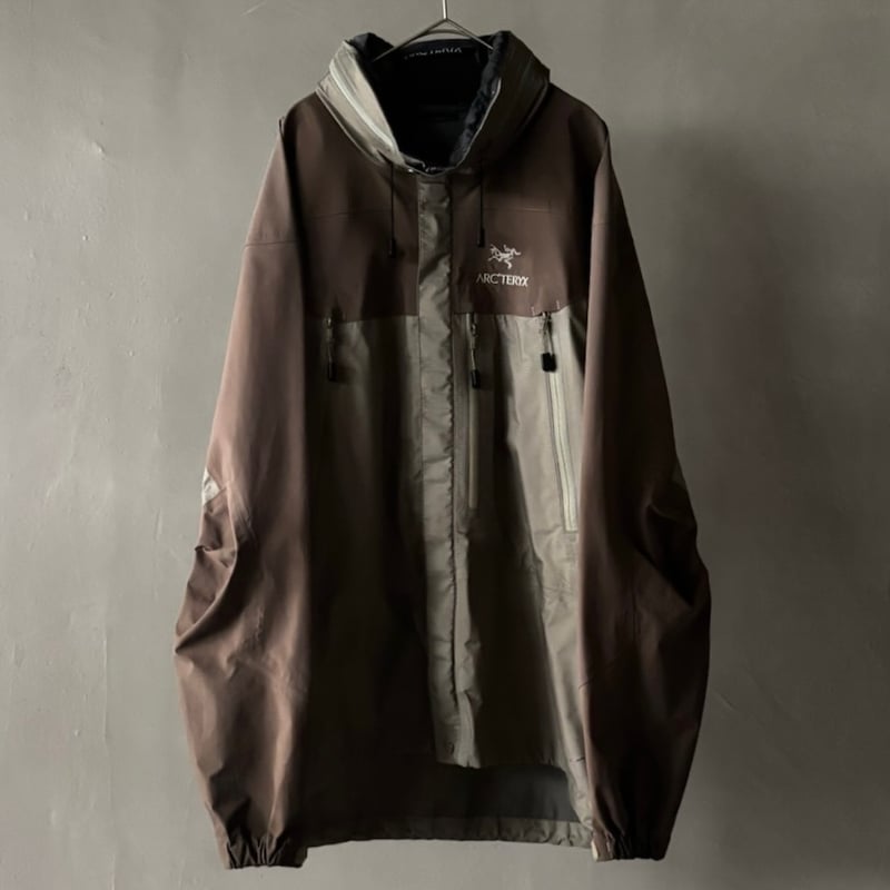 2003 Arc'teryx Theta LT jacket “Stone” | sui &