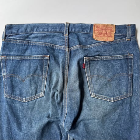 90s Levi’s 501 denim pants