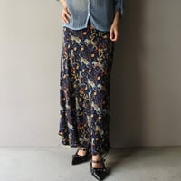 total patterned long skirt