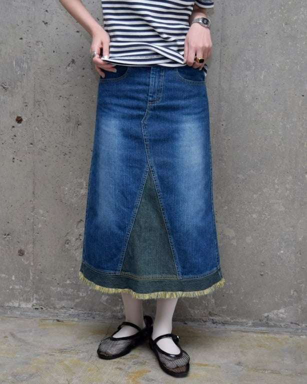 Fringe hem switching denim skirt