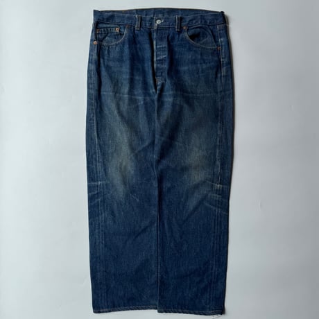 90s Levi’s 501 denim pants