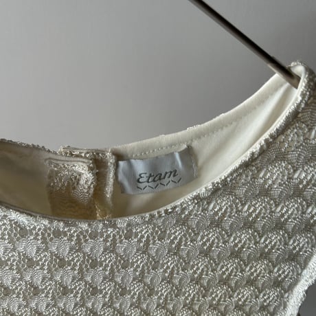 Back button design lace vest