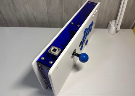 【当日～翌々日発送　夏季限定カラー　PC･PS5等対応アケコン/11ボタン仕様】AFG-コントローラーtype-alpha+　レバータイプ24φボタン