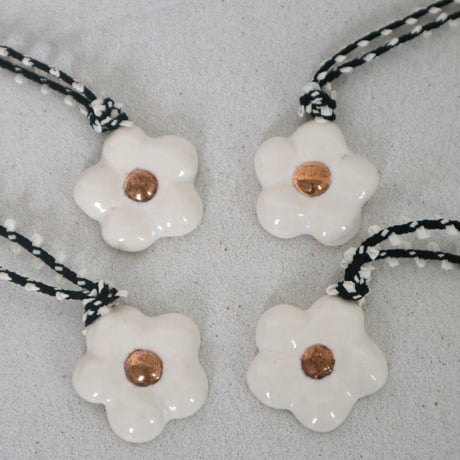 Bouquet | ネックレス | white
