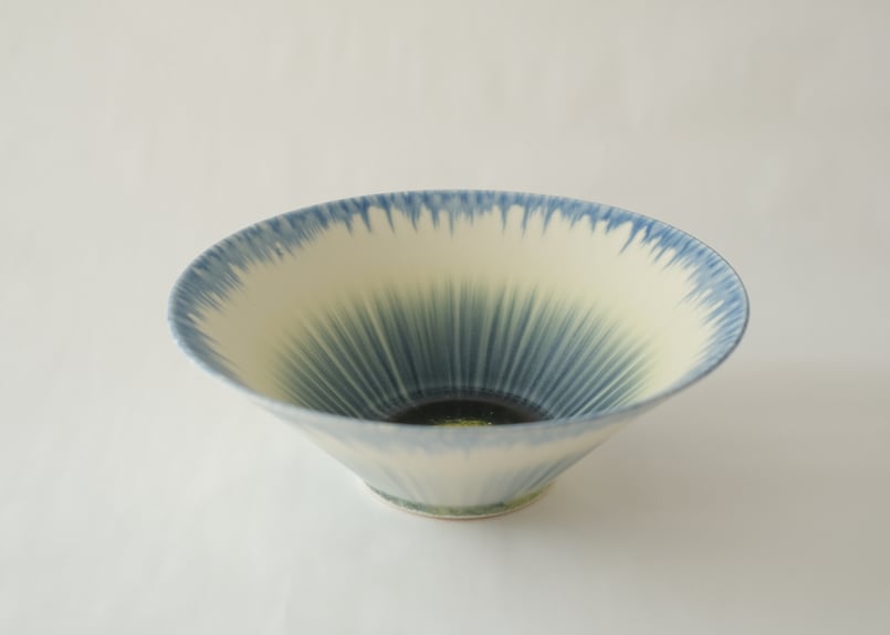 大人気 即完売 和田山真央 代表作 青流し 鉢 作家 器 藍流し朝顔鉢L 和田山真央 | Rohan