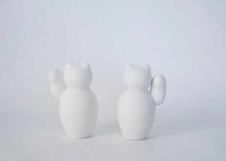 manekineko 白/ 片手　菊池俊治