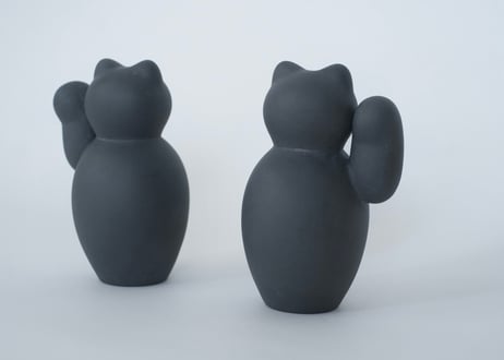 manekineko black / 片手　菊池俊治
