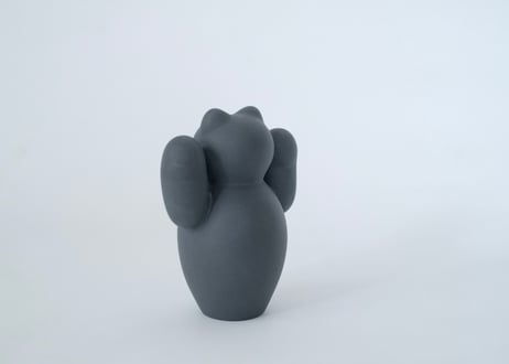 manekineko black / 両手　菊池俊治