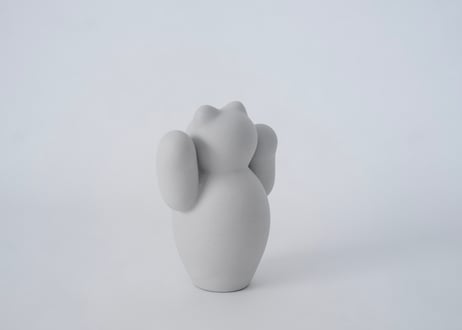 manekineko gray / 両手　菊池俊治