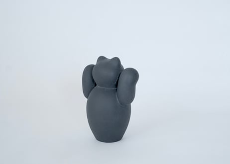 manekineko black / 両手　菊池俊治
