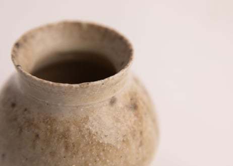 灰釉小壷　Small ash-glazed pot　R8-218