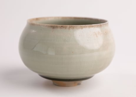 灰釉塩筍茶盌　Ash-Glazed Shioge Matcha Bowl R8-116