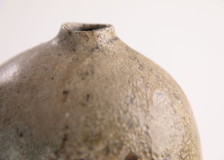 窯変扁花入　Flattened Kiln-Transformed Flower Vessel　F7_17