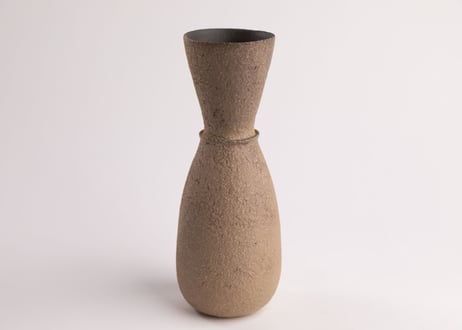 化粧燻花入　White Slip Smoke-Fired Flower Vase　R8-203