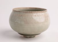 灰釉塩筍茶盌　Ash-Glazed Shioge Matcha Bowl R8-116