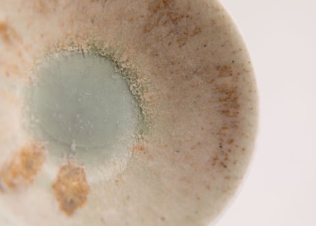 灰釉盃　Ash-glazed sake cup　R8-312