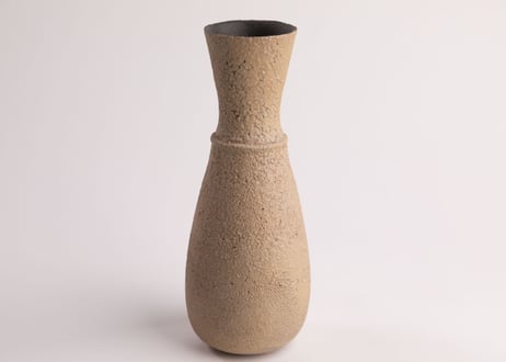 化粧燻花入　White Slip Smoke-Fired Flower Vase　R8-204