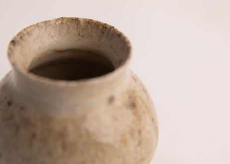 灰釉小壷　Small ash-glazed pot　R8-218