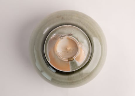 灰釉塩筍茶盌　Ash-Glazed Shioge Matcha Bowl R8-116