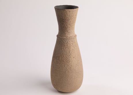 化粧燻花入　White Slip Smoke-Fired Flower Vase　R8-204