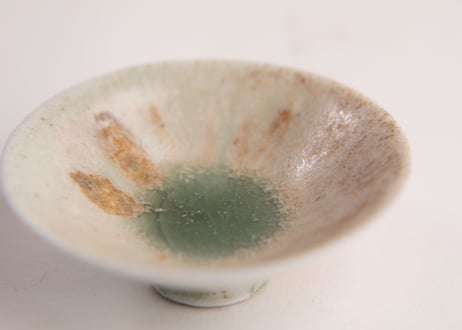 灰釉盃　Ash-glazed sake cup　R8-312