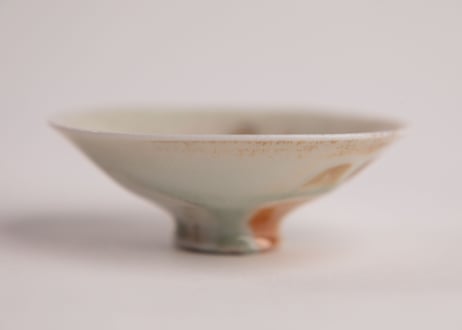灰釉盃　Ash-glazed sake cup　R8-312