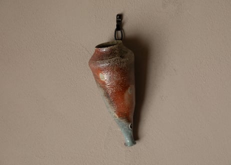 灰釉掛花入　Ash-glazed hanging flower vase　F7_02