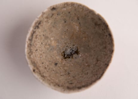自然釉緋色ぐい呑 Natural ash-glazed sake cup with scarlet tones　TC-29