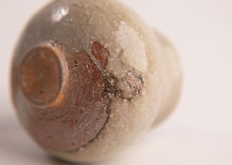 灰釉小壷　Small ash-glazed pot　R8-218