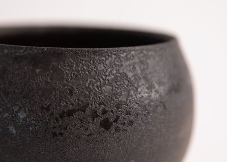 黒シボ旅茶盌　Black Pebbled-Textured Travel Matcha Bowl　R7-075