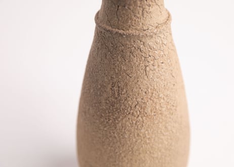 化粧燻花入　White Slip Smoke-Fired Flower Vase　R8-204