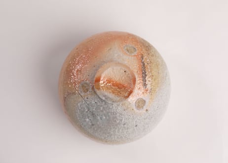 窯変緋色茶盌　Fire-flushed kiln-changed matcha bowl　TC-01