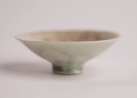 灰釉盃　Ash-glazed sake cup　R8-312