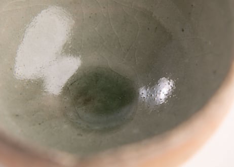 灰釉緋色茶盌　Ash-Glazed Scarlet Matcha Bowl　R8-102