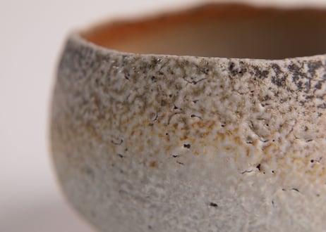 窯変緋色茶盌　Fire-flushed kiln-changed matcha bowl　TC-01