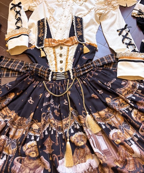 「Antique Bear」柄付きジャンパースカート、ブラウス【9/10まで】ロリータ