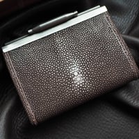 【Maison d' Artisan】メゾンドアルチザン Monnaie モネ ガルーシャ（ダークブラウン）