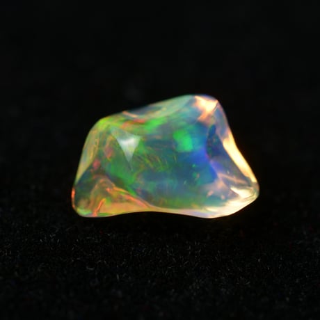 ファイヤーオパール Fire Opal 010