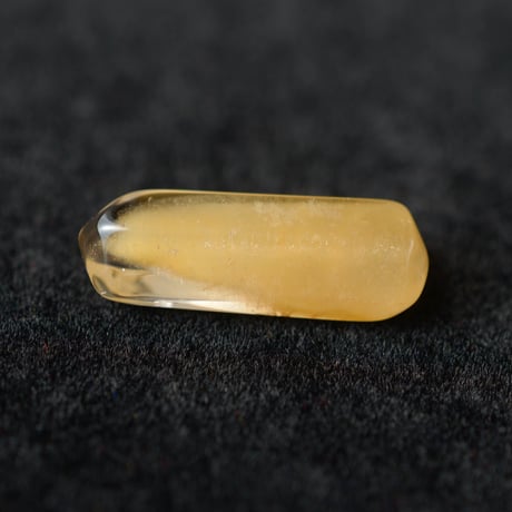アンフィボールインクォーツ Amphibole in Quartz N037