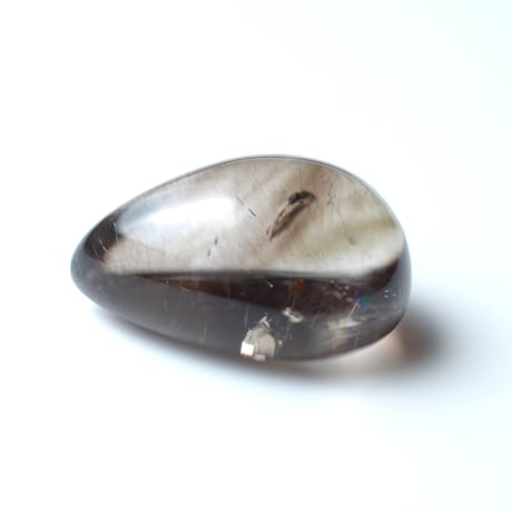【自社研磨】ゲーサイトインスモーキークォーツ Goethite in Smoky Quartz