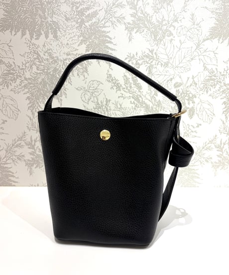 【IMPORT／インポート】《Outlet》イタリアンカーフ  ノットバケットハンドバッグ