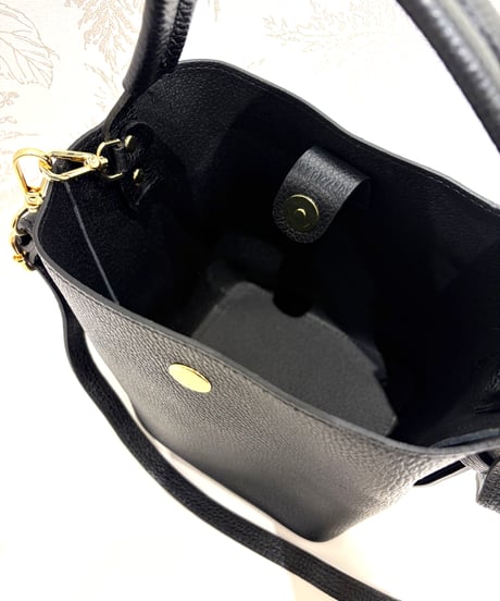 【IMPORT／インポート】《Outlet》イタリアンカーフ  ノットバケットハンドバッグ