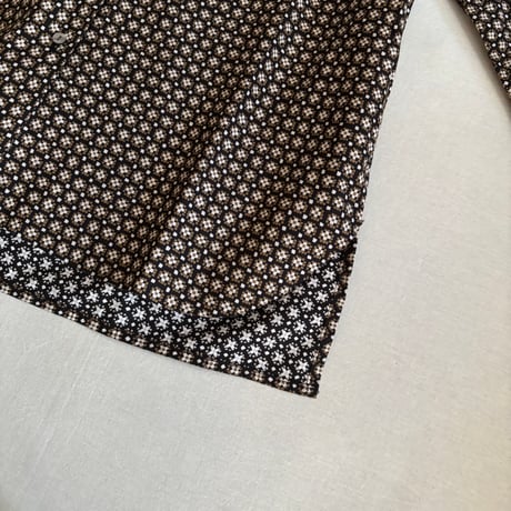 小花プリントフラットカラーブラウス 262-5758 / homspun ホームスパン